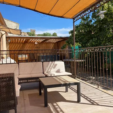 Pergola Hébergement de vacances Le Pouget