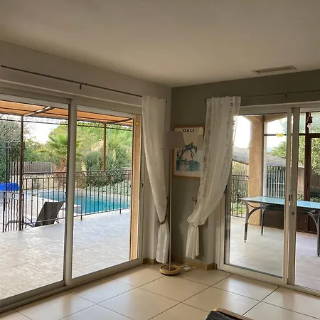 Pergola Hébergement de vacances Le Pouget